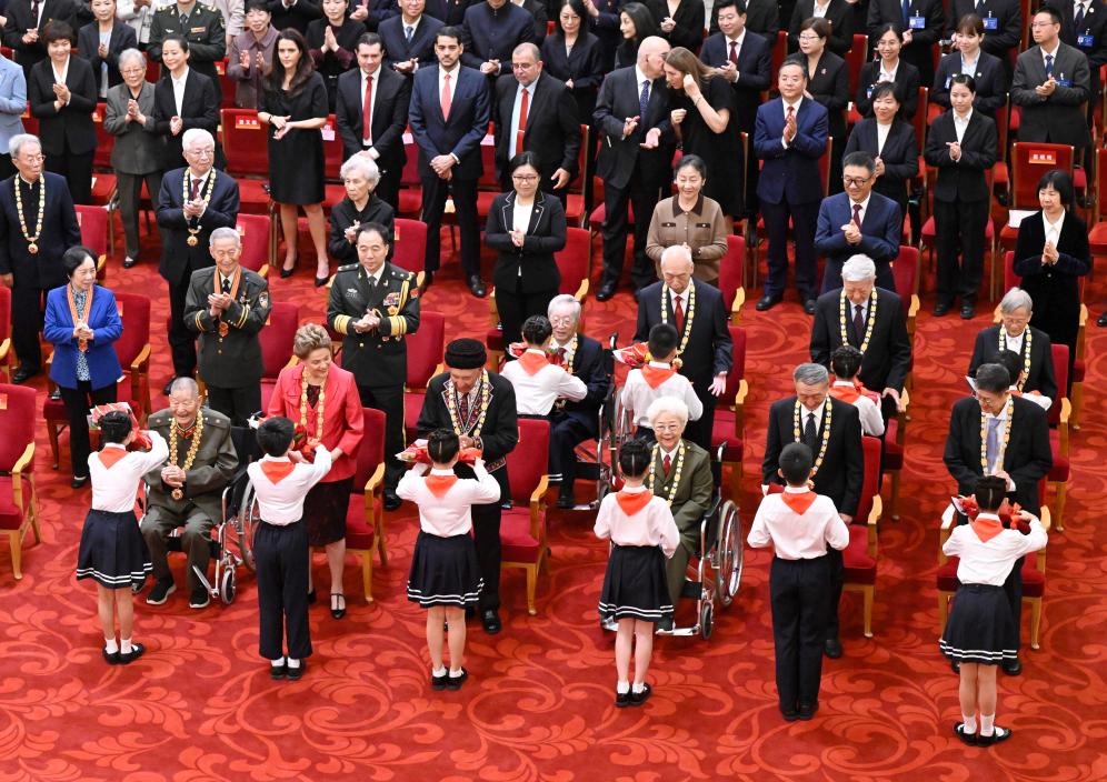 China holds ceremony awarding highest state honors