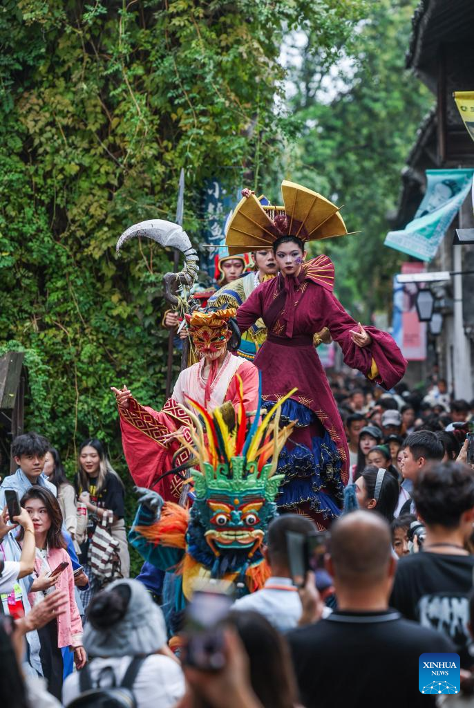 11th Wuzhen Theatre Festival kicks off with diversified performances, activities