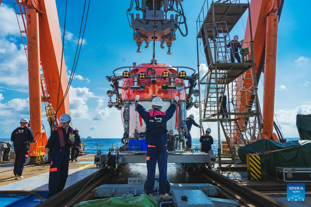 Over 900 pieces of relics retrieved from shipwrecks in South China Sea