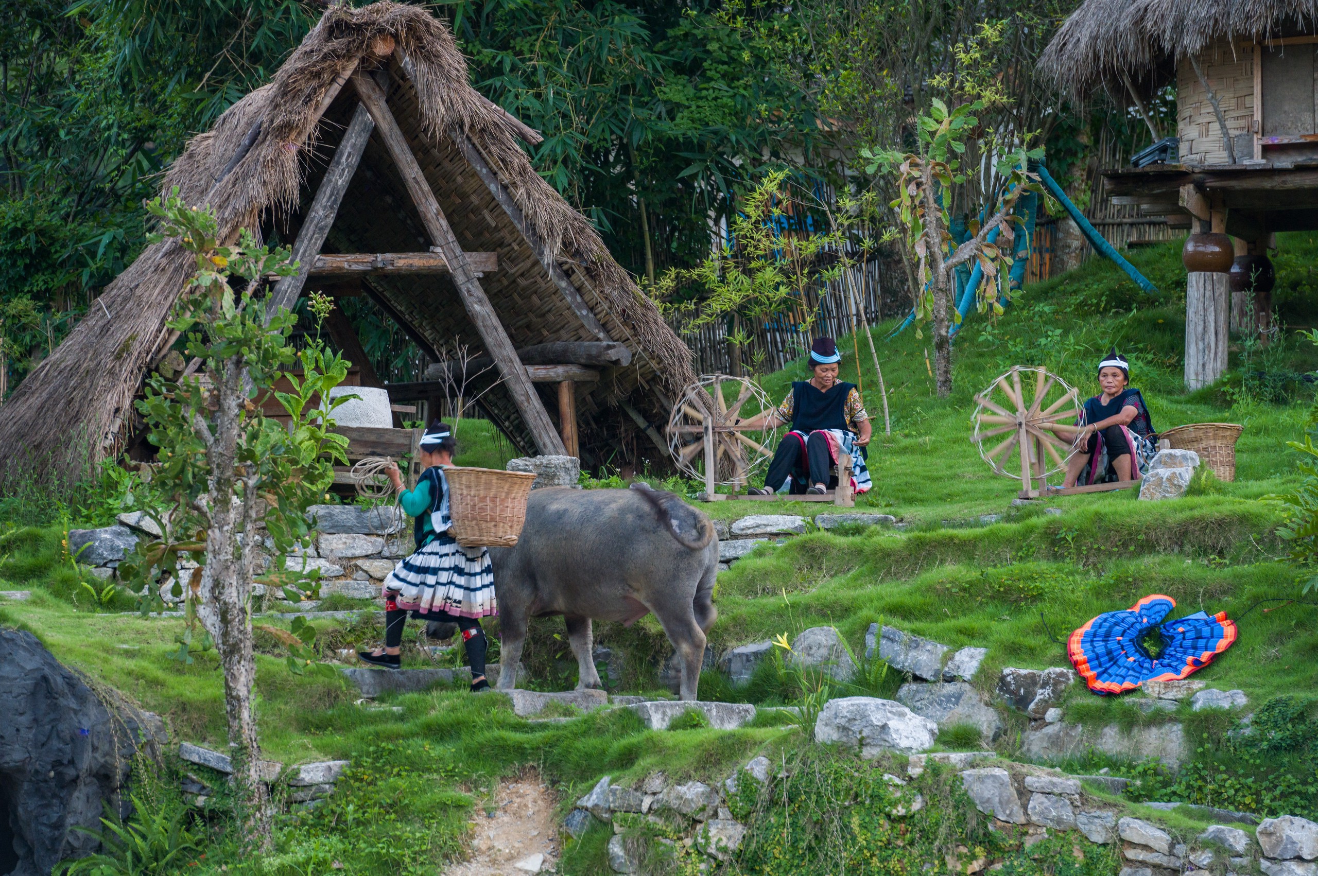 Live performance shares ethnic culture of ancient Guizhou village